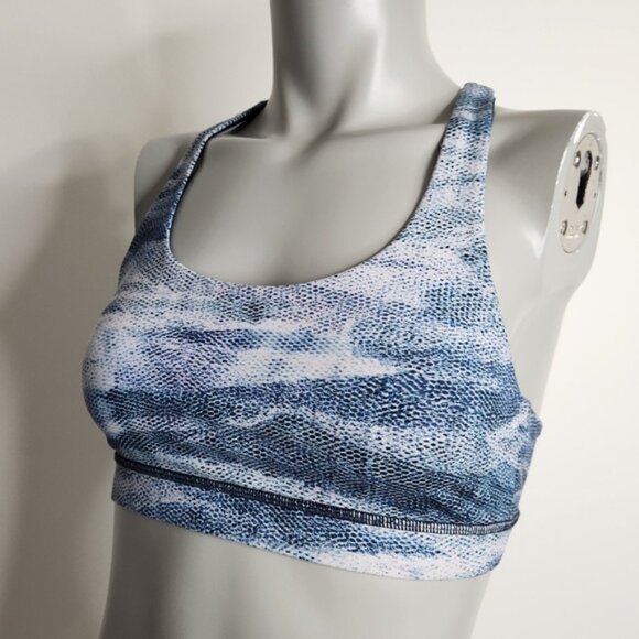 Lululemon Invigorate Bra Mesh in Scape Multi - Picture 2 of 11